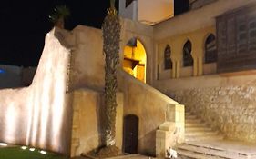 La Tour